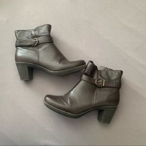 Brown heel boots